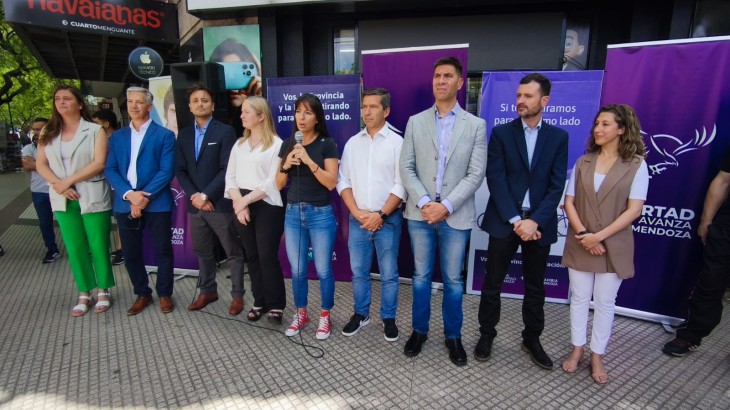 La Libertad Avanza + Cambia Mendoza cerraron campaña en San Rafael