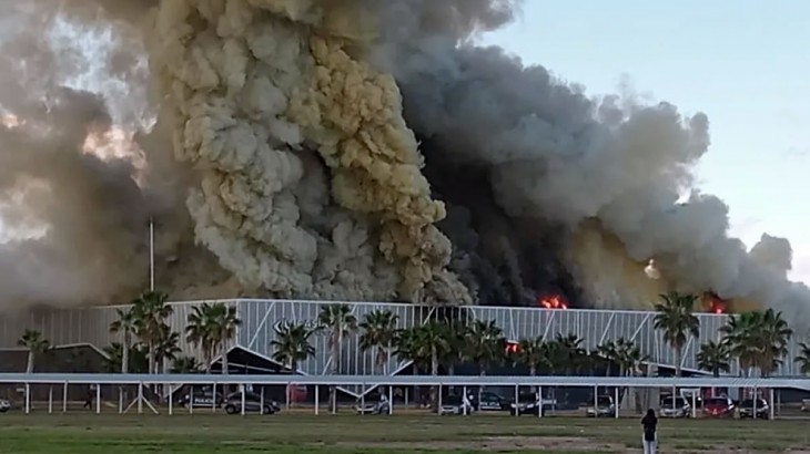 El incendio del Casino de San Martín, dejó como saldo 12 bomberos heridos