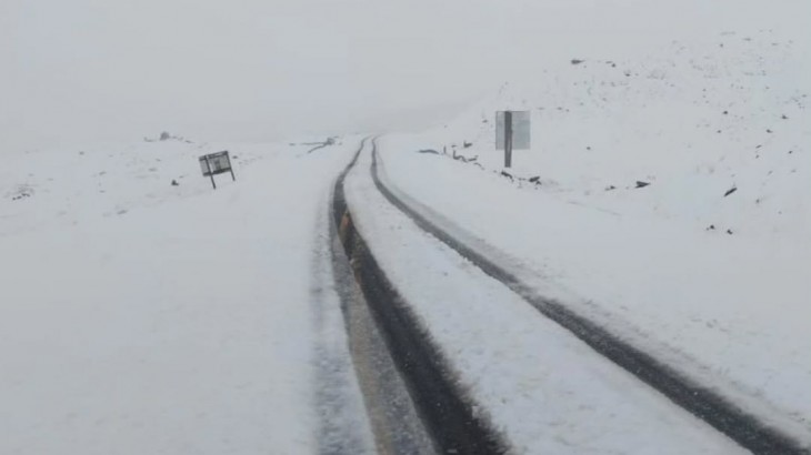 Impresionante postal de la nevada en el Paso Pehuenche